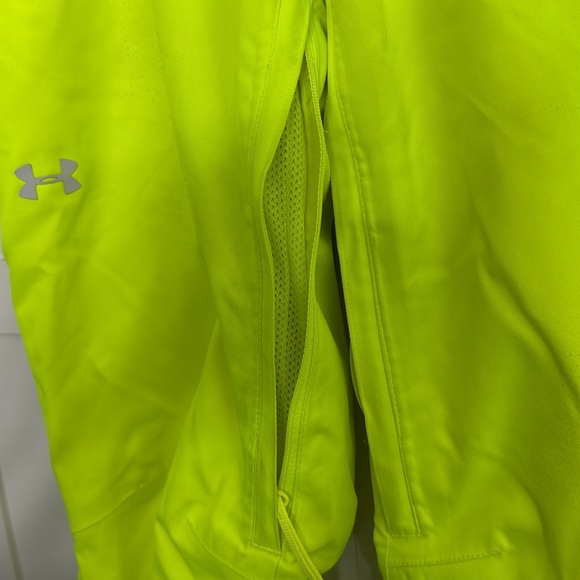 Junior Ski Jacket (Volcom) and Pants (Underarmour) - Picture 10 of 14